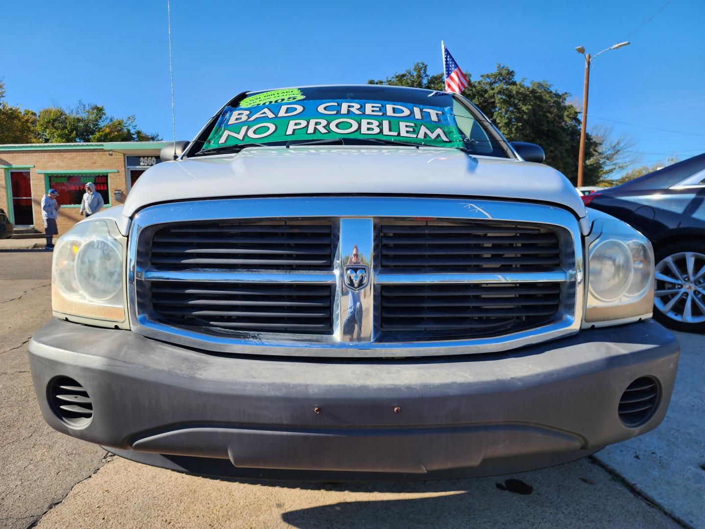 2005 WHITE Dodge Durango ST (1D4HD38K75F) with an 3.7L V6 SOHC 12V engine, AUTO transmission, located at 2660 S.Garland Avenue, Garland, TX, 75041, (469) 298-3118, 32.885387, -96.656776 - Photo#9